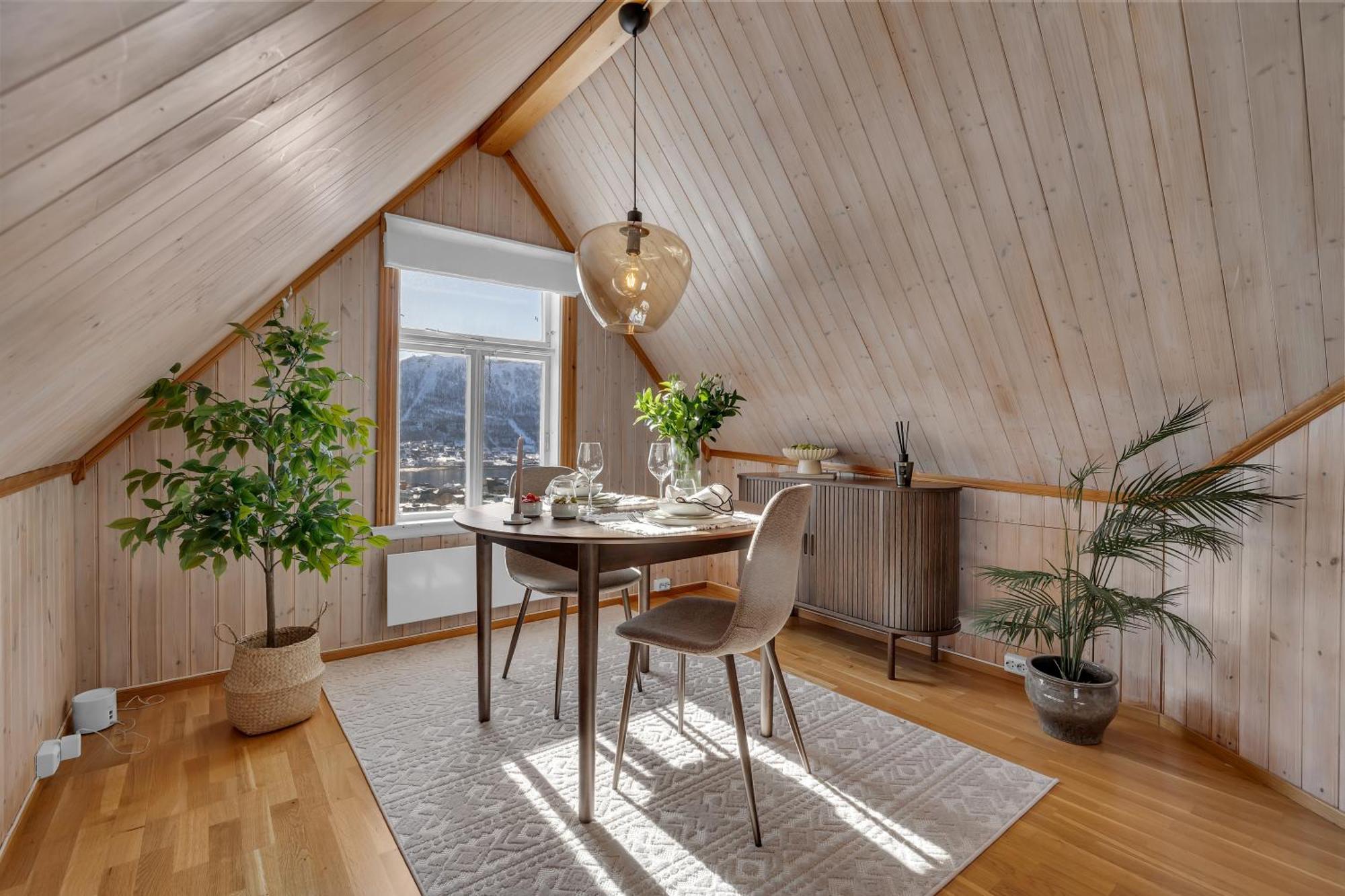 Cozy Central Loft Apartment With Amazing View Tromsø Eksteriør billede